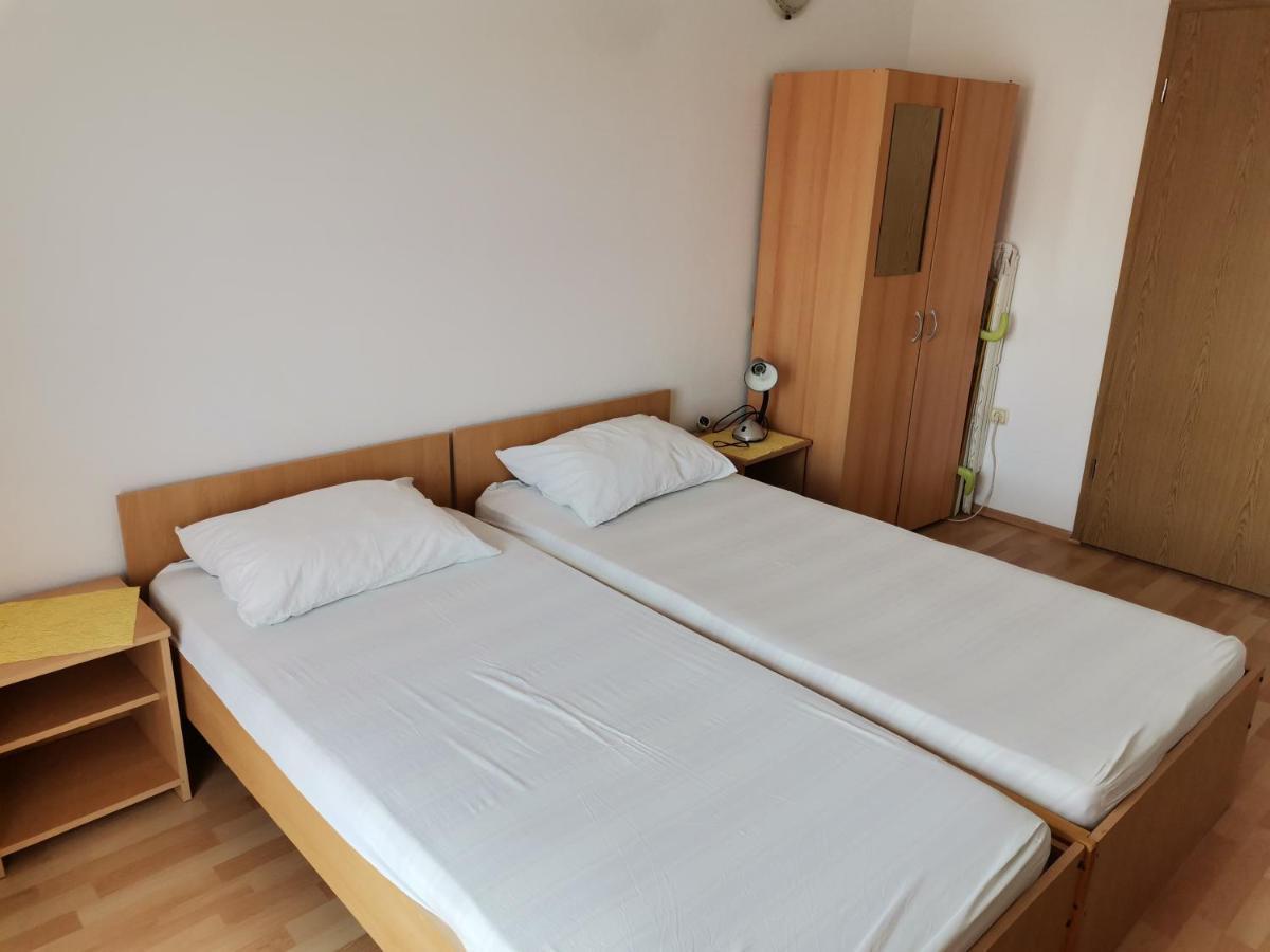 Apartments Radonic Хвар Екстериор снимка