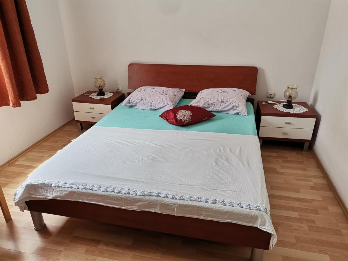 Apartments Radonic Хвар Екстериор снимка