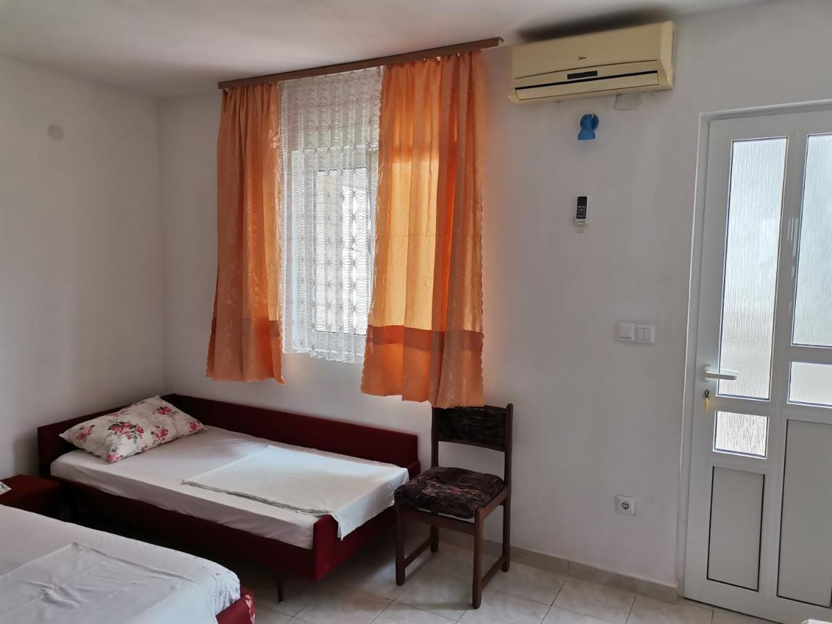 Apartments Radonic Хвар Екстериор снимка