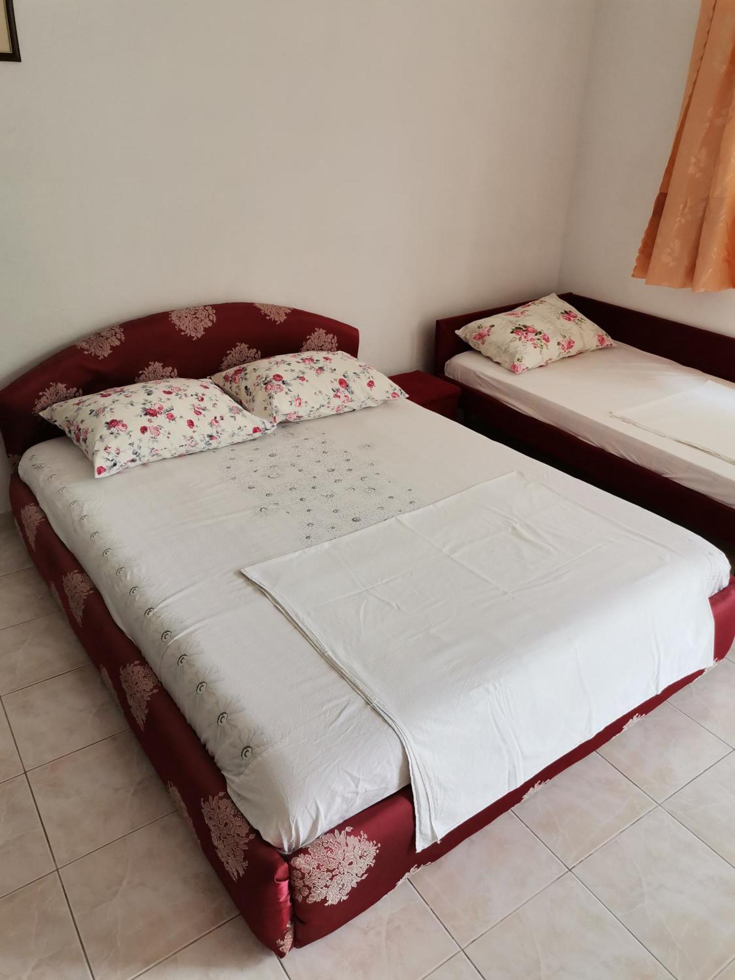 Apartments Radonic Хвар Стая снимка