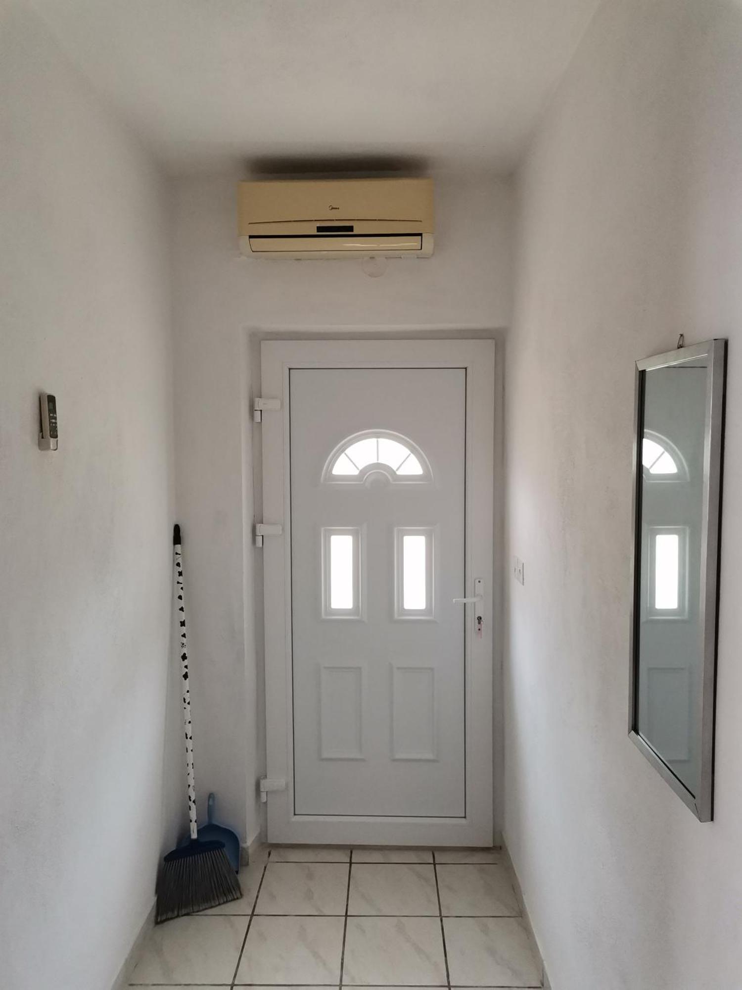 Apartments Radonic Хвар Стая снимка